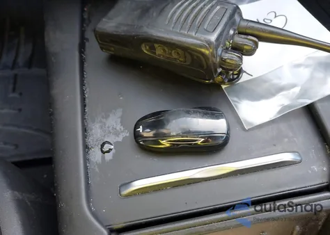 2016 Tesla Model S 60D/70D/75D/85D/90D z USA, uszkodzony, nr VIN 5YJSA1E21GF153939